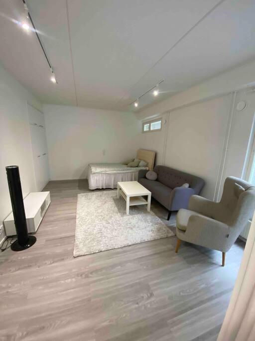 Meren Laeheisyydessae Iso Yksioe Helsinki Extérieur photo