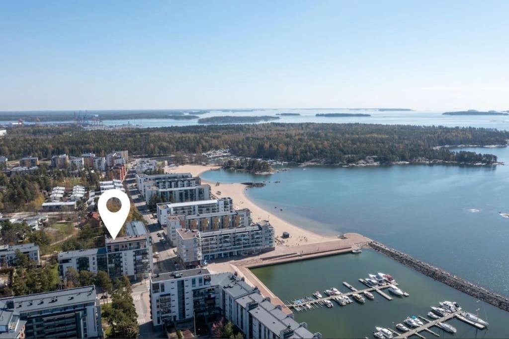 Meren Laeheisyydessae Iso Yksioe Helsinki Extérieur photo