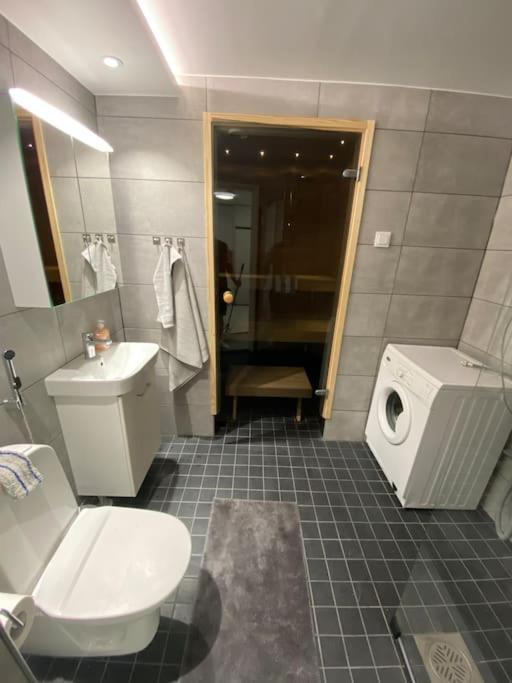 Meren Laeheisyydessae Iso Yksioe Helsinki Extérieur photo