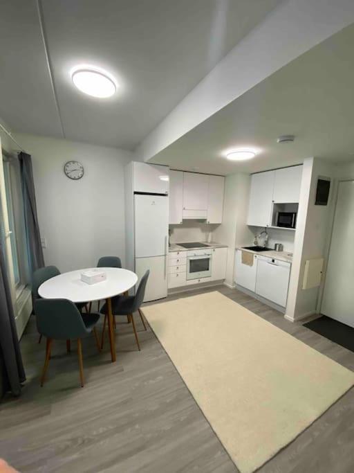 Meren Laeheisyydessae Iso Yksioe Helsinki Extérieur photo