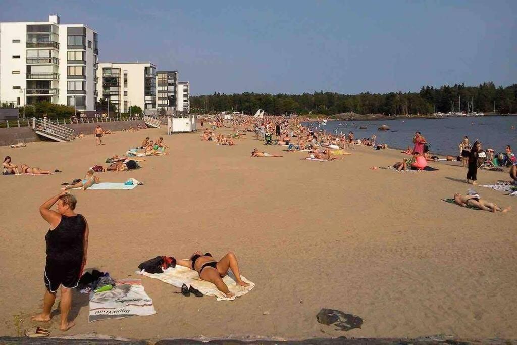 Meren Laeheisyydessae Iso Yksioe Helsinki Extérieur photo